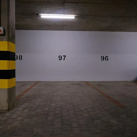 Riverside I 아파트 *